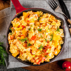 Avocado, bacon, zucchini scramble